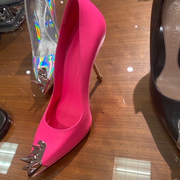 Meet your Posher, Tomi - Picture 3 of 3